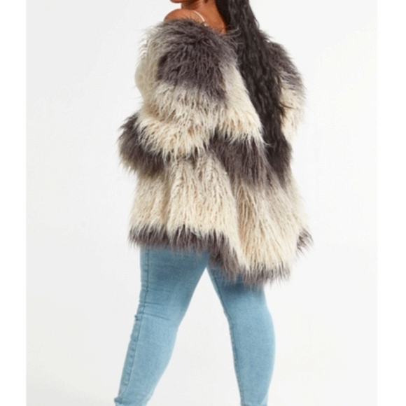 3x Faux Fur Coat - Picture 2 of 3
